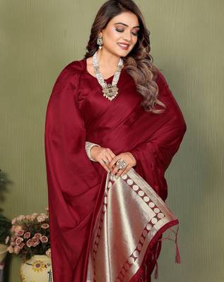 Maroon satin silk blend ethnic woven lagdi pallu saree 3
