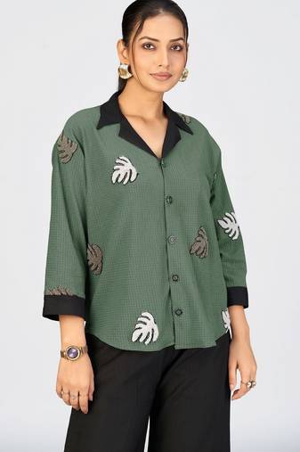 Women’s green cotton leaf embroidered casual shirt with black collar
