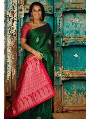 Green silk blend banarasi jaquard designer saree with blouse 1