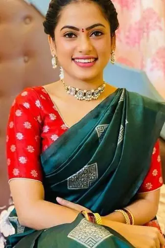 Green silk blend banarasi jaquard designer saree with blouse