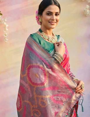 Pink soft silk blend woven graceful ethnic partywear saree 3