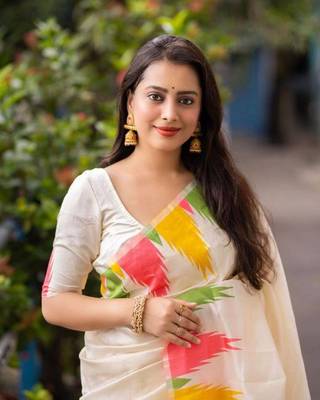 Off white silk blend banarasi jaquard designer saree with blouse 1