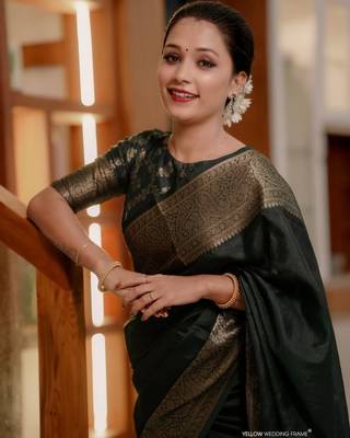 Dark green silk blend banarasi jaquard designer saree with blouse 1