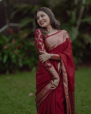 Red silk blend banarasi jaquard designer saree with blouse 1
