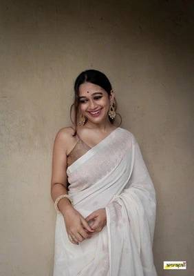 White silk blend banarasi jaquard designer saree with blouse 1