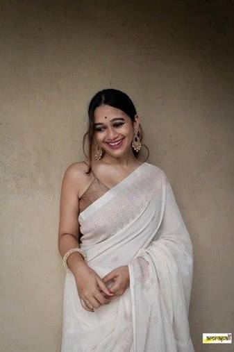 White soft silk blend banarasi jacuard work designer saree with blouse