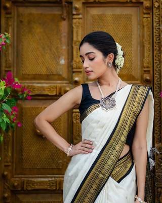 Off white silk blend banarasi jaquard designer saree with blouse 1