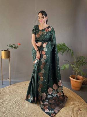 Green silk blend banarasi jaquard designer saree with blouse 1