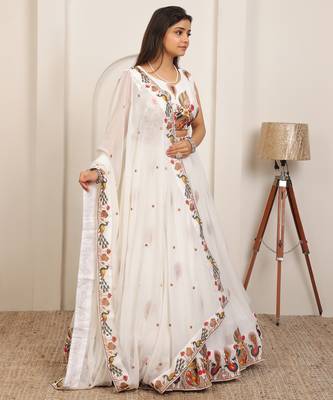 WHITE EMBROIDERY WORK GEORGETTE FABRIC PARTY WEAR LEHENGA CHOLI WITH DUPATTA. 4