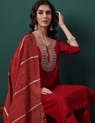 Maroon color beautiful suit for classy trendy girl 3