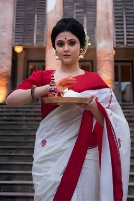 Off white silk blend banarasi jaquard designer saree with blouse 1