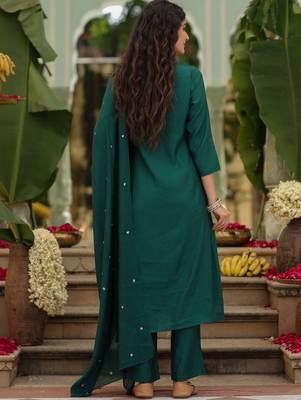 Green color viscose rayon fabric beautiful partywear dress for girls 2