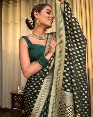 Green silk blend banarasi jaquard designer saree with blouse 1