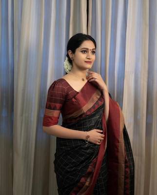 Black silk blend banarasi jaquard designer saree with blouse 1