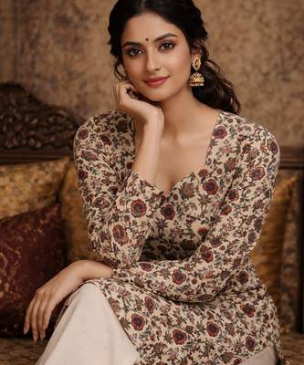 Cream color digital printed muslin foral kurta 3