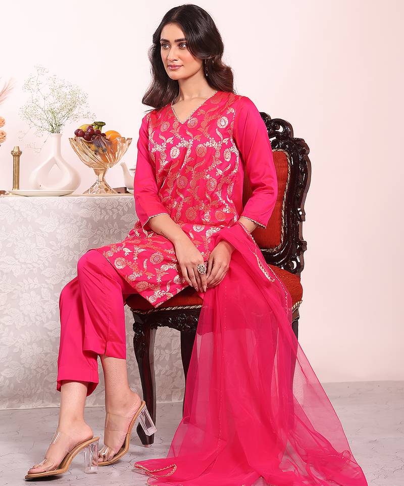 Pink color poly silk fabric smart ethnic partywear kurta set
