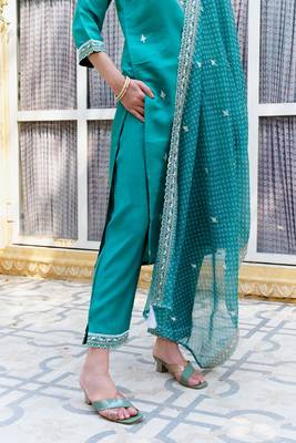 Firozi color silk blend beautiful embroidered kurta set with dupatta 4