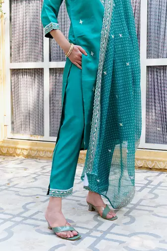 Firozi color silk blend beautiful embroidered kurta set with dupatta