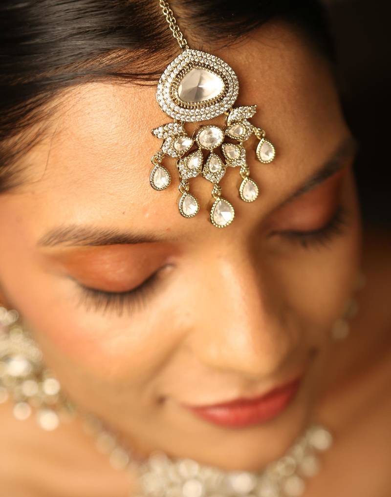 Elegant crystal drop necklace set