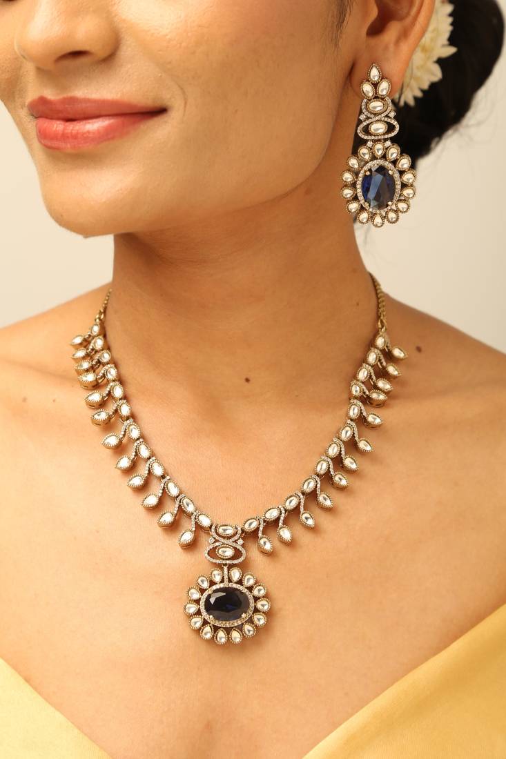 Sapphire blue crystal pendant necklace set