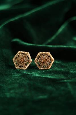 Pearl border hexagon stud earrings 2