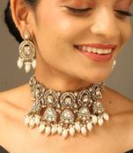 Pearl drop statement choker necklace