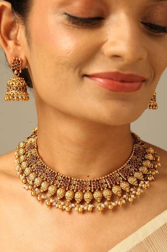 Traditional temple design gold tone choker necklace