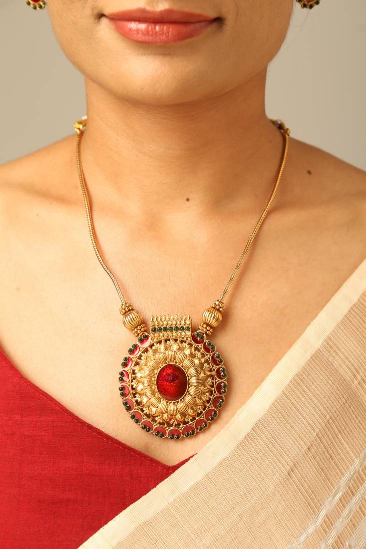 Antique floral temple pendant necklace set