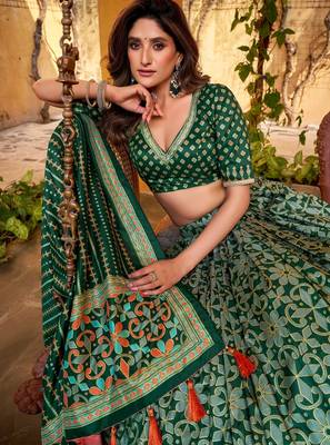 GREEN Elegant Tasar Silk Lehenga Set with Iconic Sparkle & Lace Border   Blouse & Tassel Dupatta 3