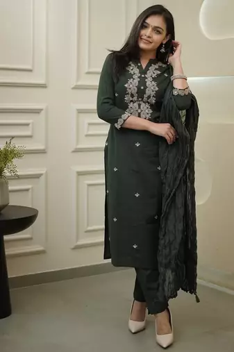 Women's rayon silk embroidered dark green kurta pant set with chanderi dupatta