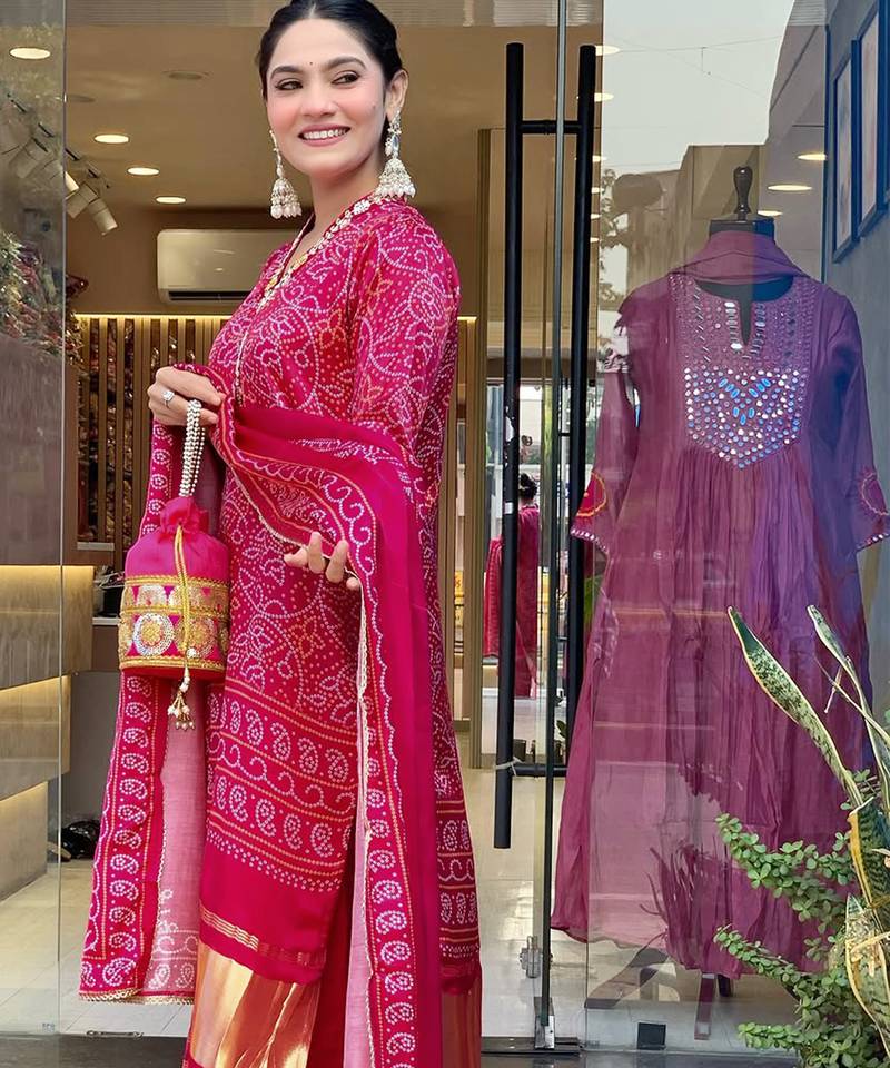 Women's viscose silk bandhani printed pink kurta pant set with chanderi dupatta