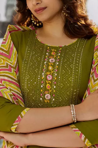 Women's muslin silk floral embroidered mehendi kurta pant set with chanderi dupatta