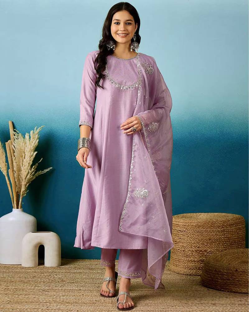 Women's silk blend floral embroidered lavender kurta pant set with organza dupatta