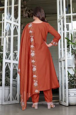 Women's rayon silk floral embroidered orange kurta pant set with chanderi dupatta 4