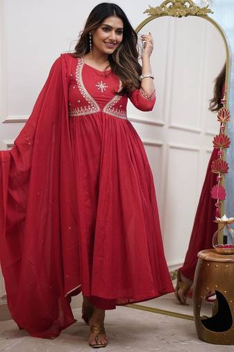 Women's muslin silk embroidered red kurta pant set with chanderi dupatta