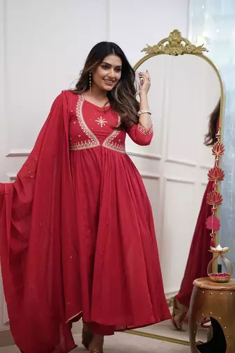 Women's muslin silk embroidered red kurta pant set with chanderi dupatta