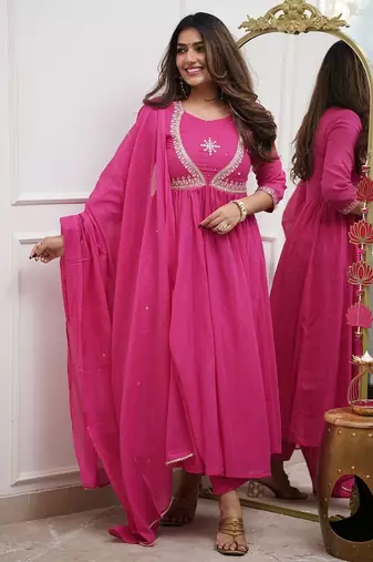 Women's muslin silk embroidered pink kurta pant set with chanderi dupatta