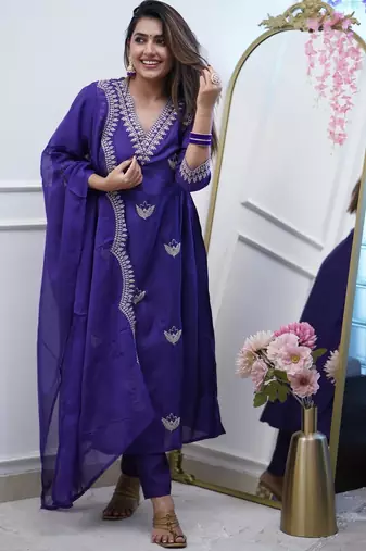 Women's chanderi silk embroidered royal blue kurta pant set with chanderi dupatta