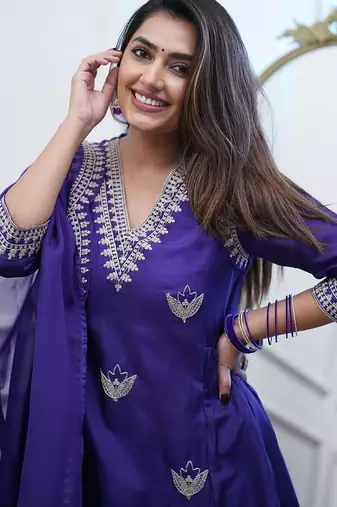 Women's chanderi silk embroidered royal blue kurta pant set with chanderi dupatta