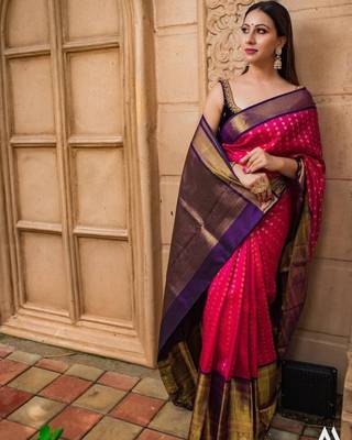 Rani pink silk blend banarasi jaquard designer saree with blouse 3