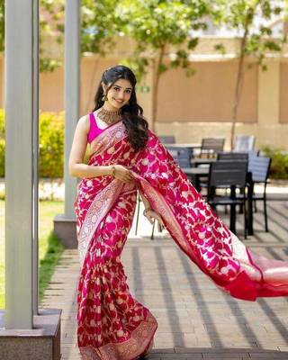 Rani pink silk blend banarasi jaquard designer saree with blouse 3
