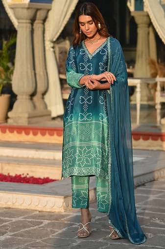 Women's chinon silk floral embroidered rama kurta pant set with nazneen dupatta