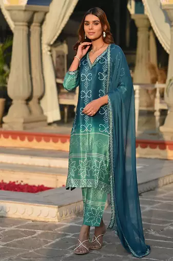 Women's chinon silk floral embroidered rama kurta pant set with nazneen dupatta