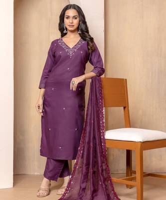 Women's roman silk embroidered purple kurta pant set with chanderi dupatta 1