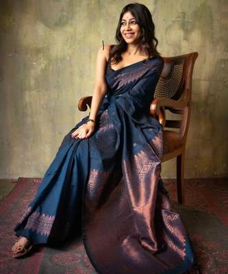 Blue silk blend banarasi jaquard designer saree with blouse 2