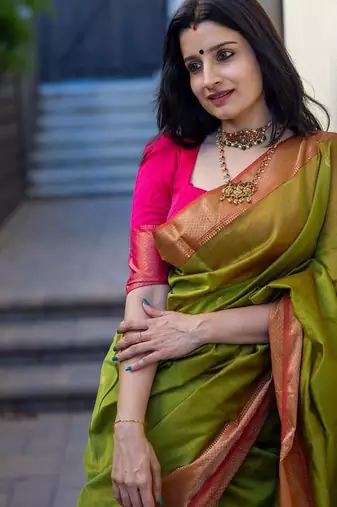 Green silk blend banarasi jaquard designer saree with blouse