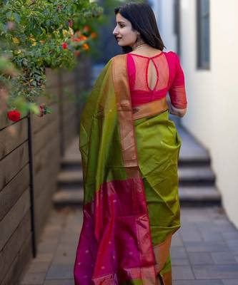 Green silk blend banarasi jaquard designer saree with blouse 3