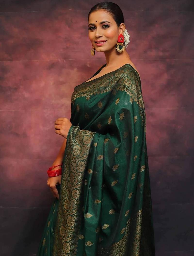 Green soft silk blend banarasi jacuard work designer saree with blouse