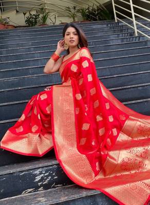 Red silk blend banarasi jaquard designer saree with blouse 4