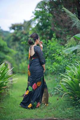 Black silk blend banarasi jaquard designer saree with blouse 3